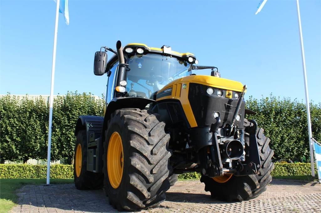 JCB 4220 Fastrac Tractoren