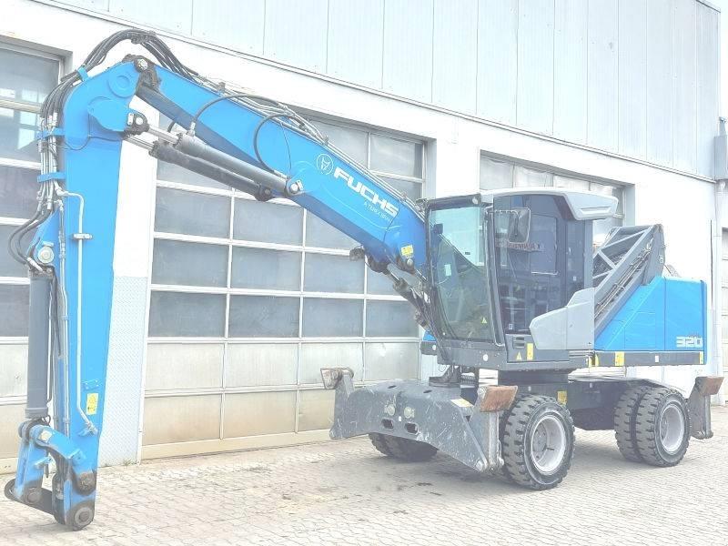 Fuchs MHL 320 F Waste / industry handlers