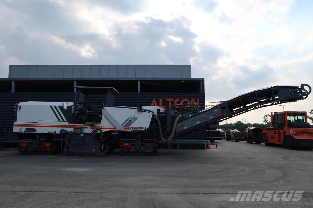 Wirtgen W 250 Asfaltfrezen
