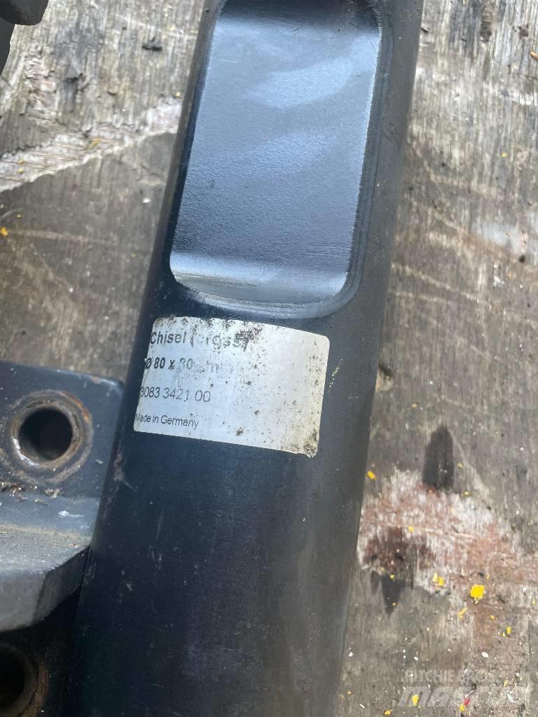 Atlas Copco SB 300 Hamers en brekers