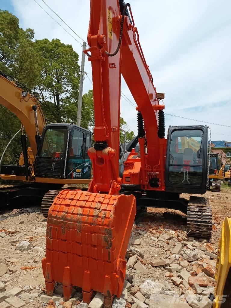 Hitachi ZX 135 Rupsgraafmachines