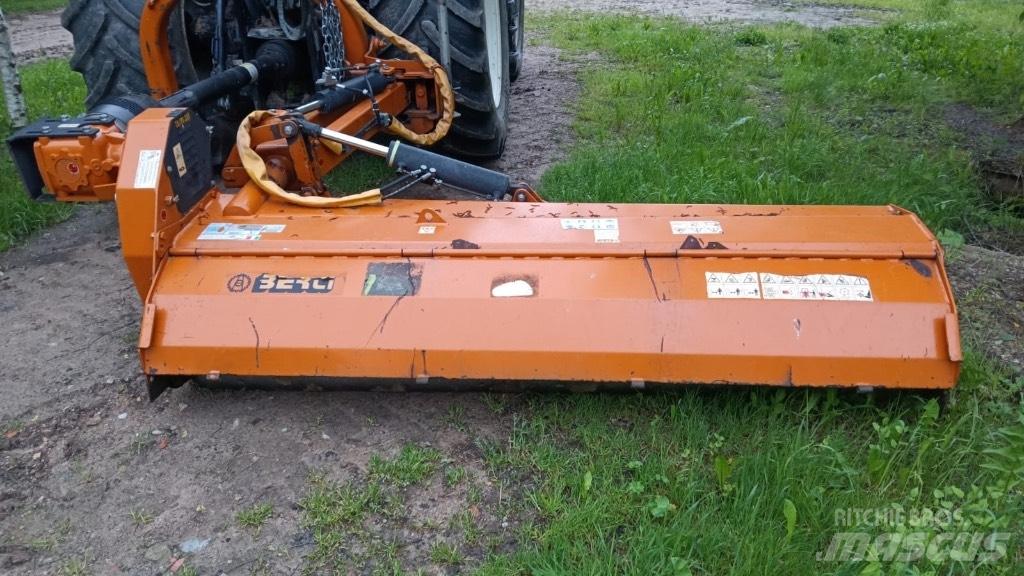 Berti TĀ/PS 250 Gemonteerde en gesleepte maaiers