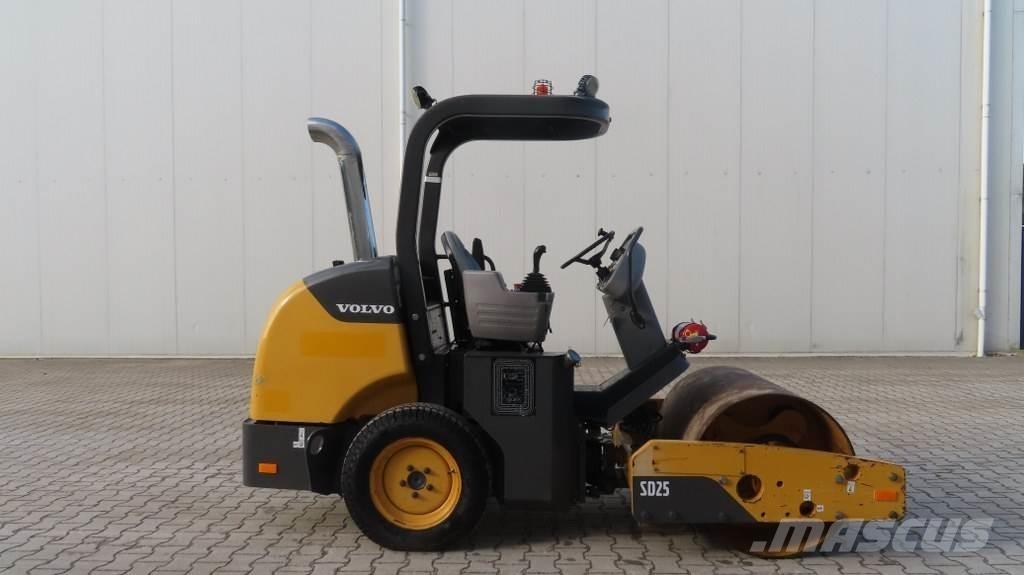 Volvo SD 25D Trilrolwalsen