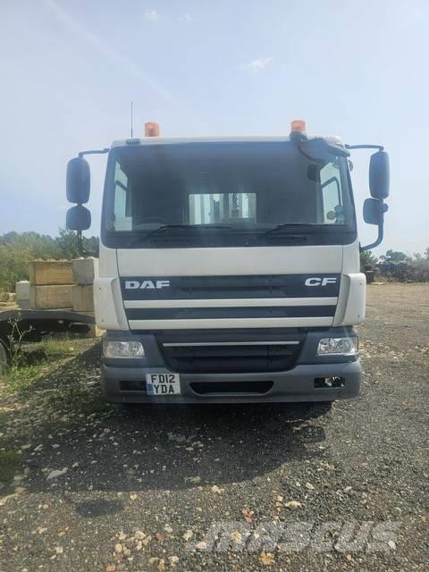 DAF CF 75.310 Vlakke laadvloer met kraan