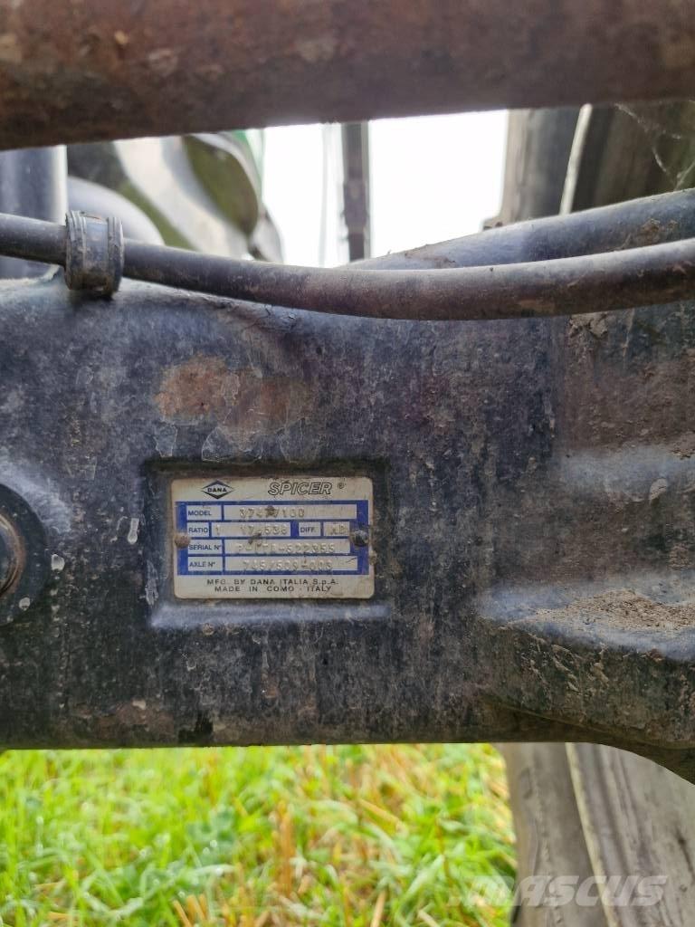 Valtra T 182 Versu Tractoren