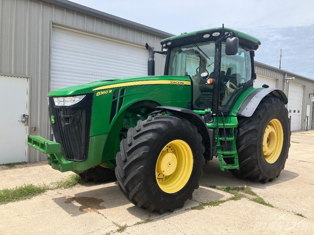 John Deere 8360 R Tractoren
