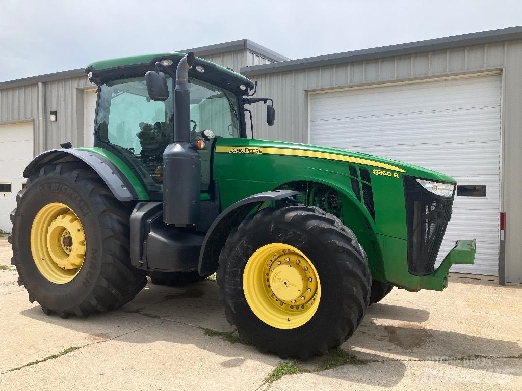 John Deere 8360 R Tractoren