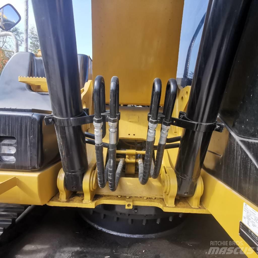 CAT 320 D Rupsgraafmachines