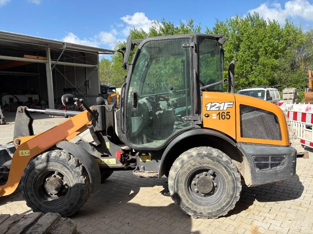 CASE 121 F Wielladers
