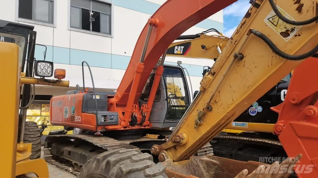 Hitachi EX 200-5 Rupsgraafmachines