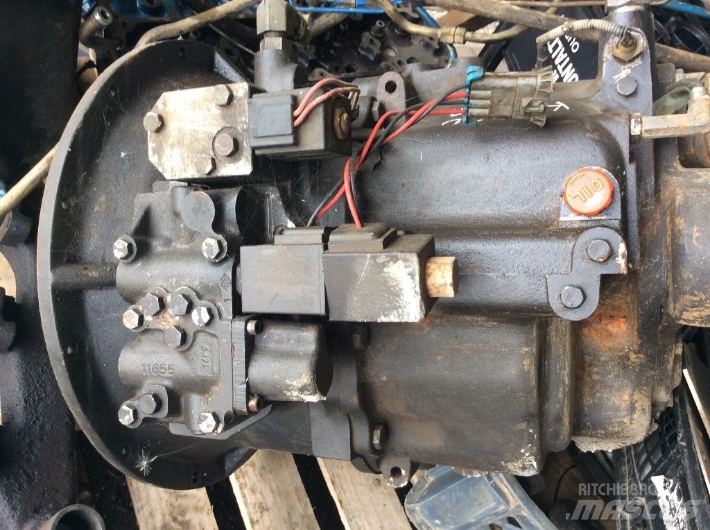 Komatsu WB 93 R-2 Transmissie