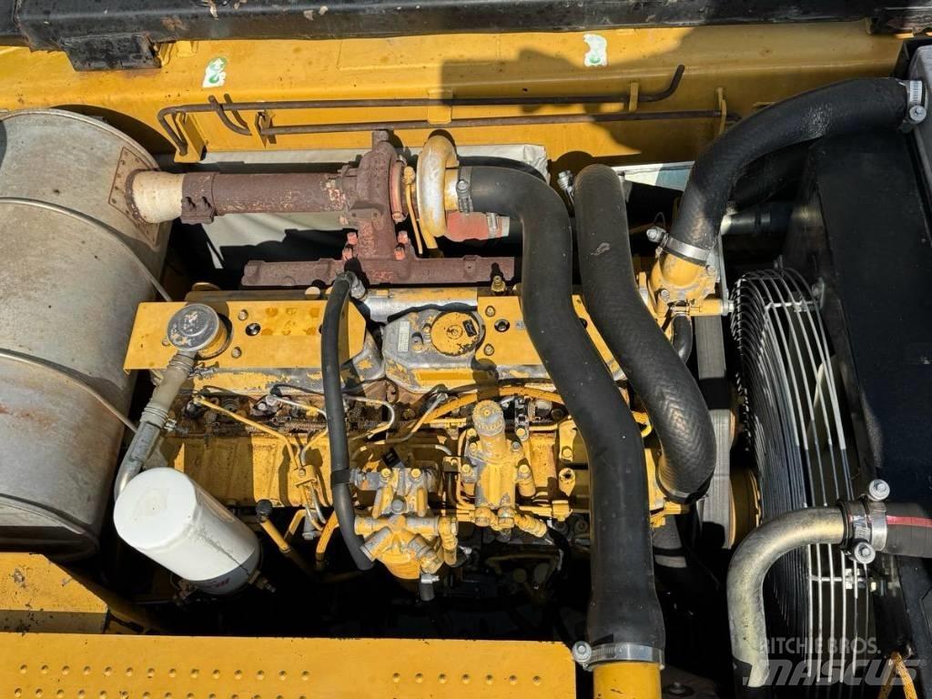 CAT 323 D L Rupsgraafmachines
