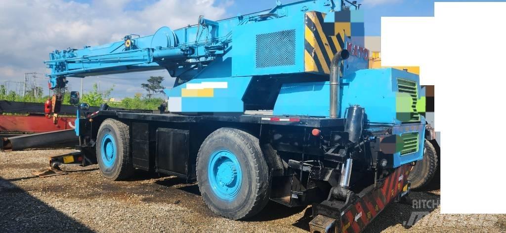 Kato KR 35 H-3 Ruw terrein kranen