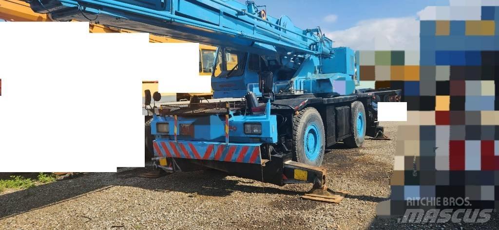 Kato KR 35 H-3 Ruw terrein kranen