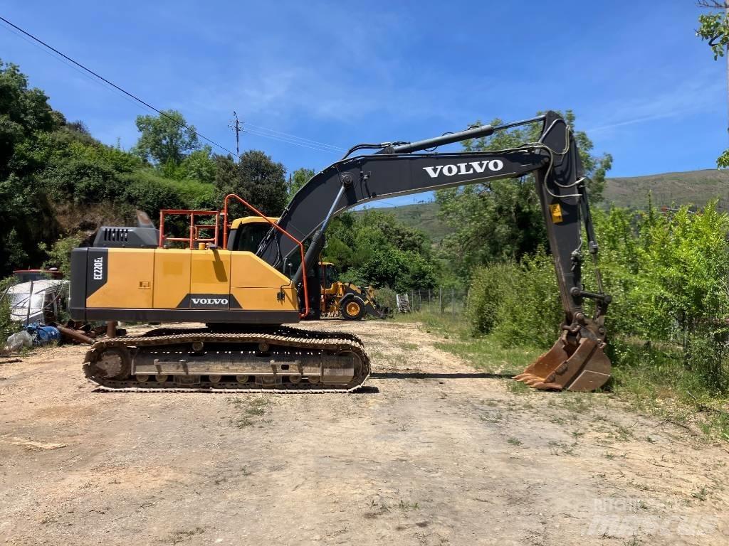 Volvo EC 220 E Rupsgraafmachines