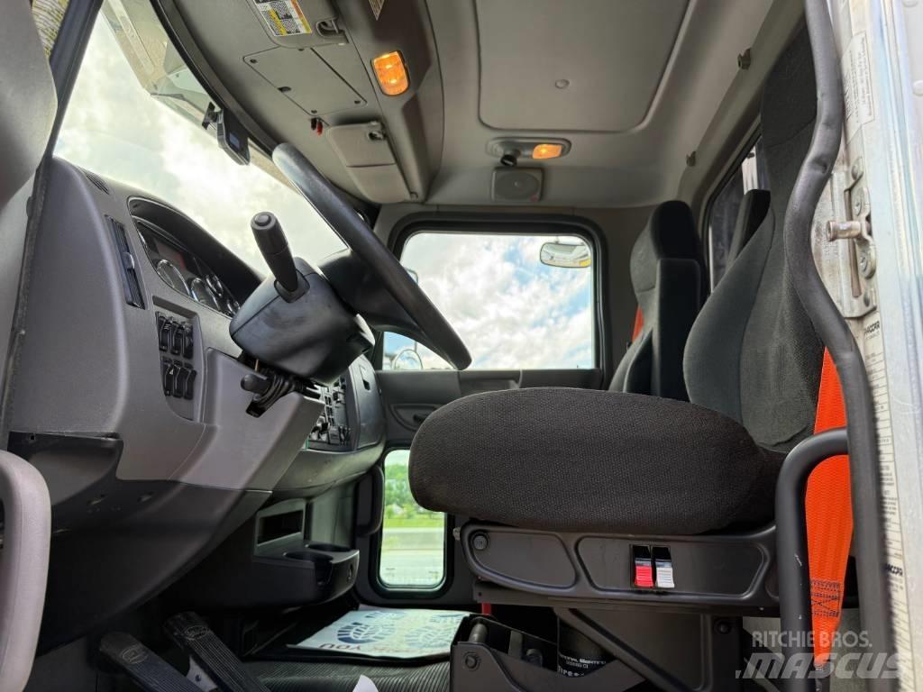 Peterbilt 348 Sleepwagens