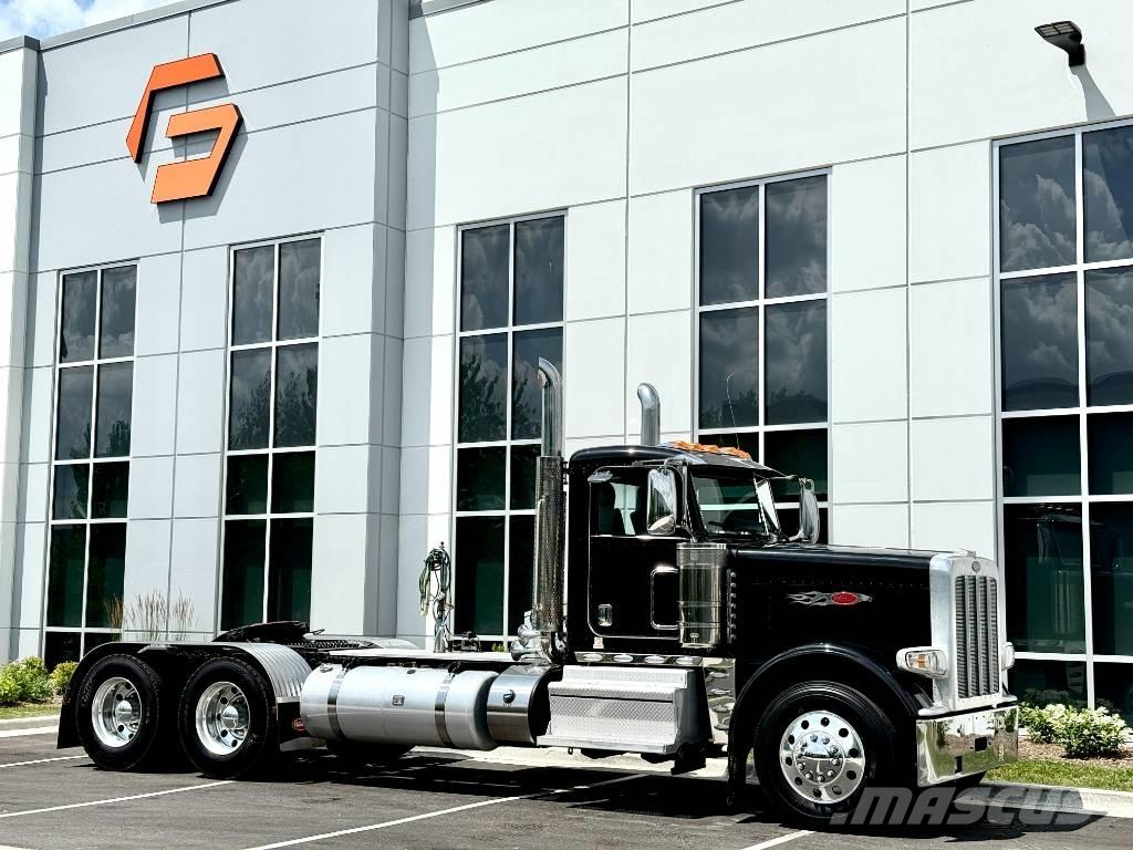 Peterbilt 389 Trekkers