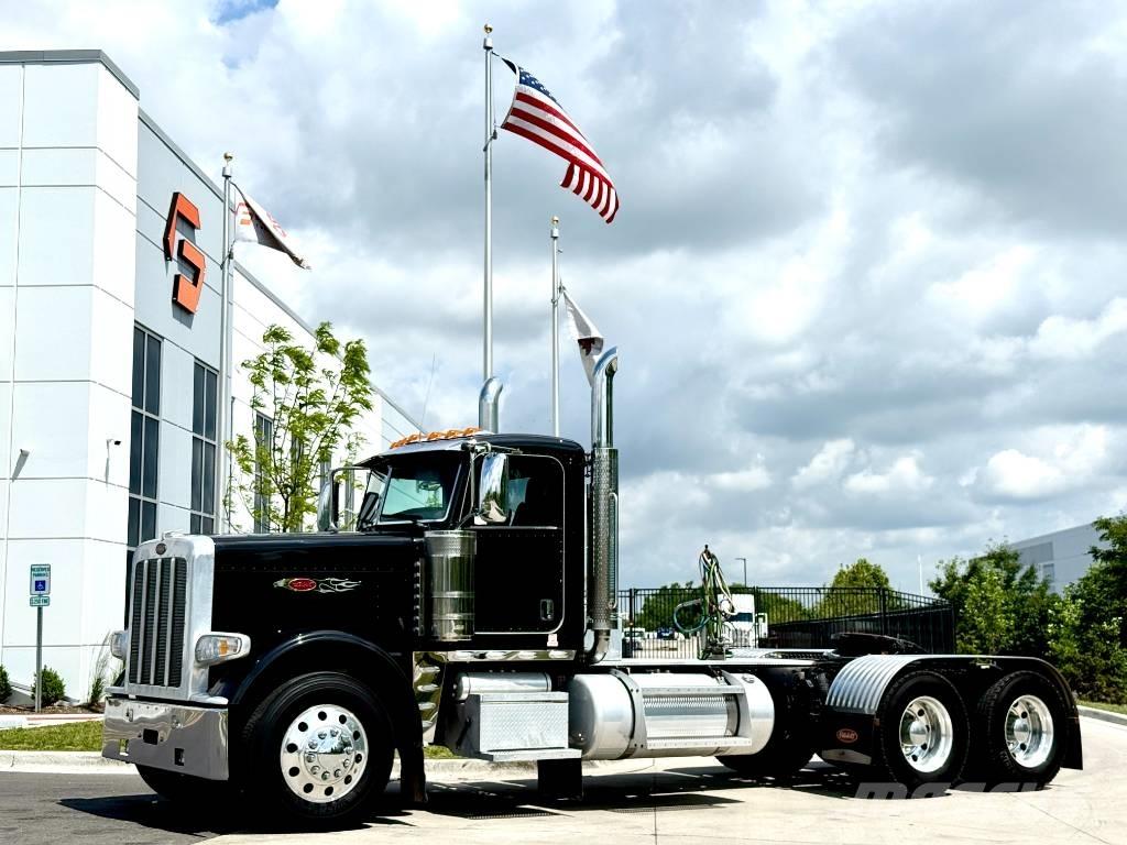 Peterbilt 389 Trekkers