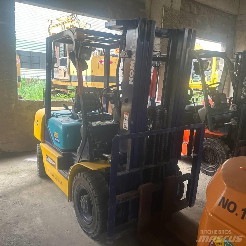 Komatsu F25T-14 Diesel heftrucks