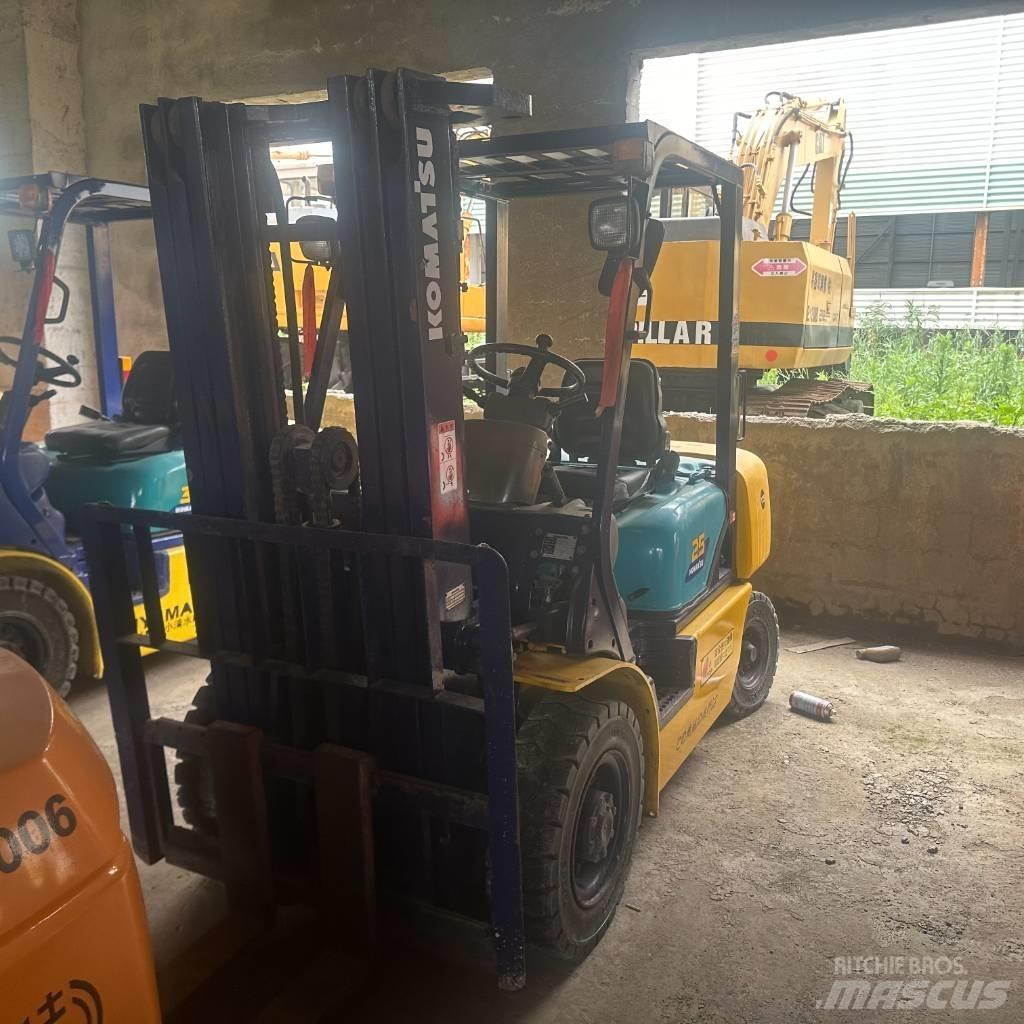 Komatsu F25T-14 Diesel heftrucks