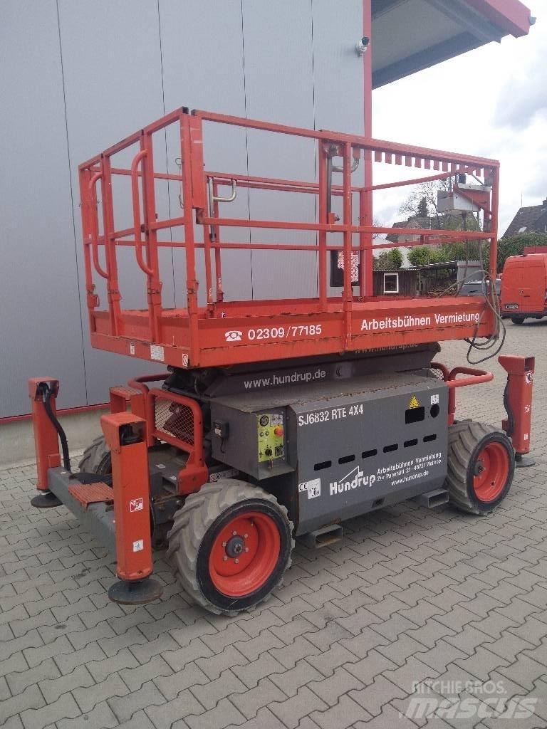 SkyJack SJ 6832 RTE Schaarhoogwerkers