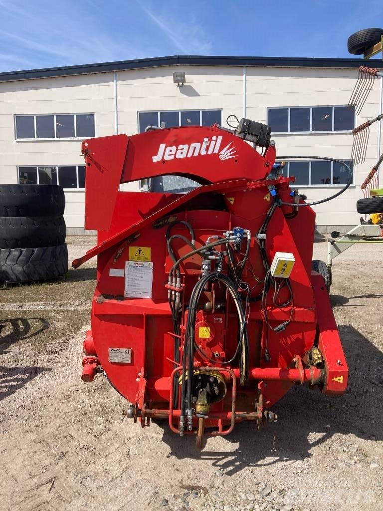 Jeantil PR 2000 Balenhakselaars, -snijders en -afwikkelaars
