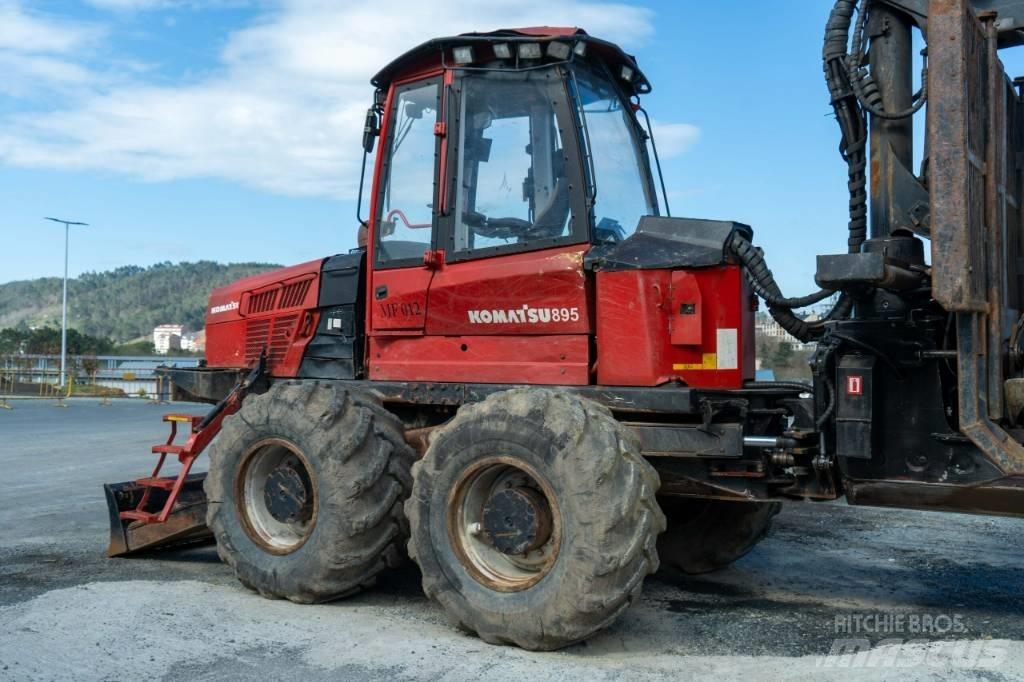 Komatsu 895.1 - 8WD Uitrijwagens