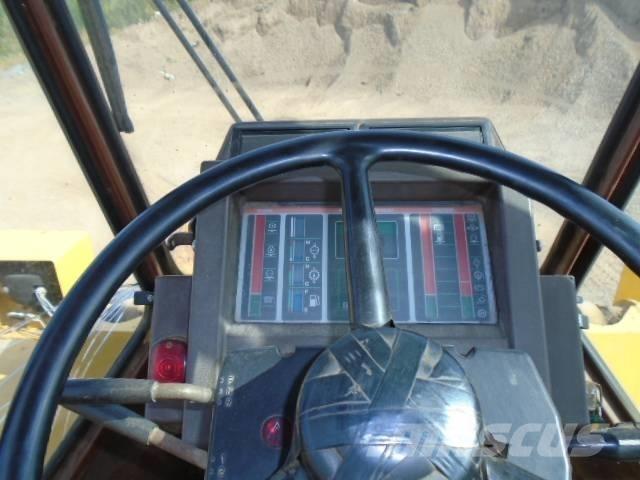 Komatsu WA 250 Wielladers