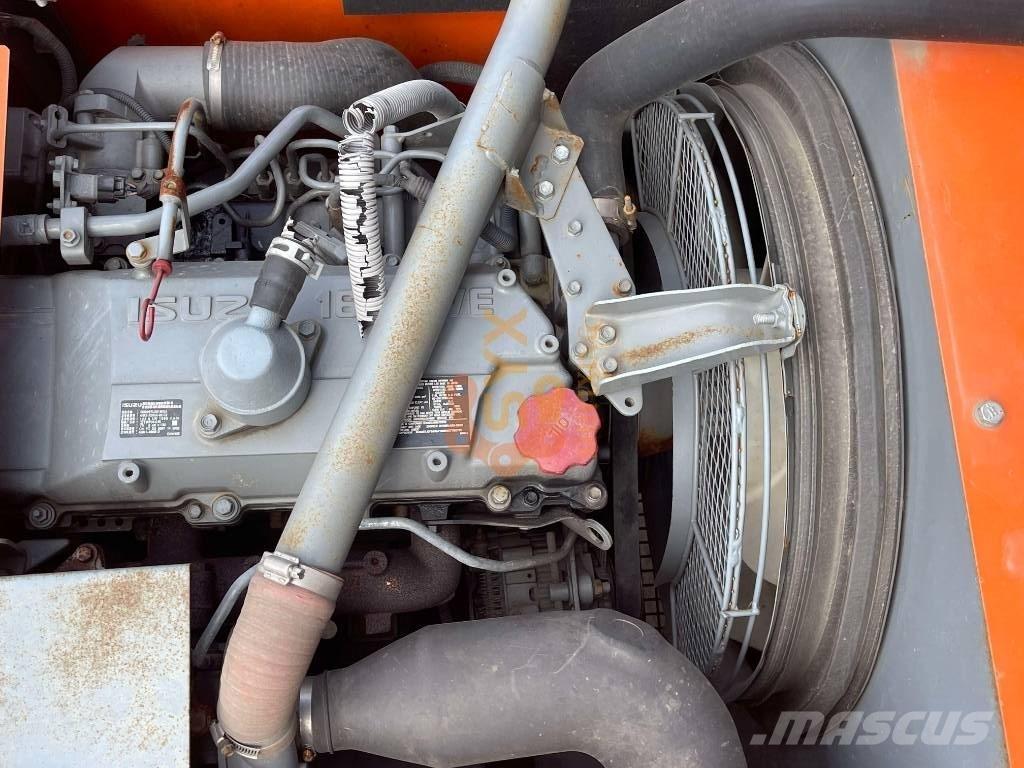 Hitachi ZX 240 Rupsgraafmachines