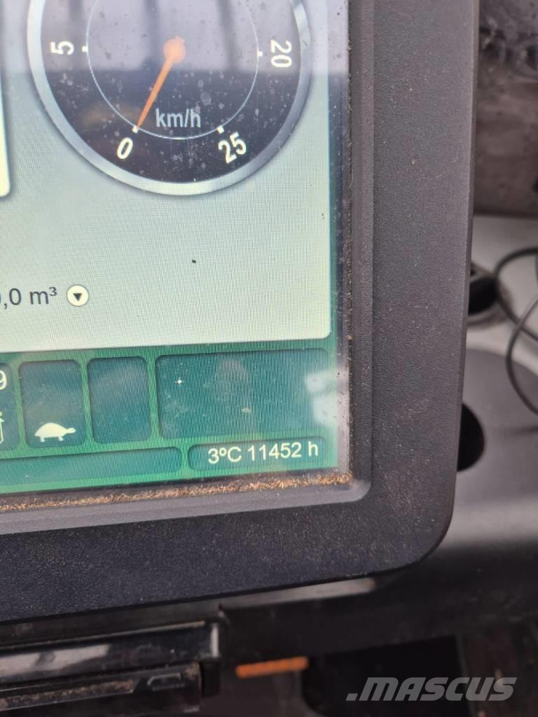 John Deere 1210 G Uitrijwagens