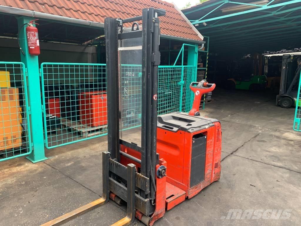 Linde L12AC V-3818 Zelfrijdende stapelaars