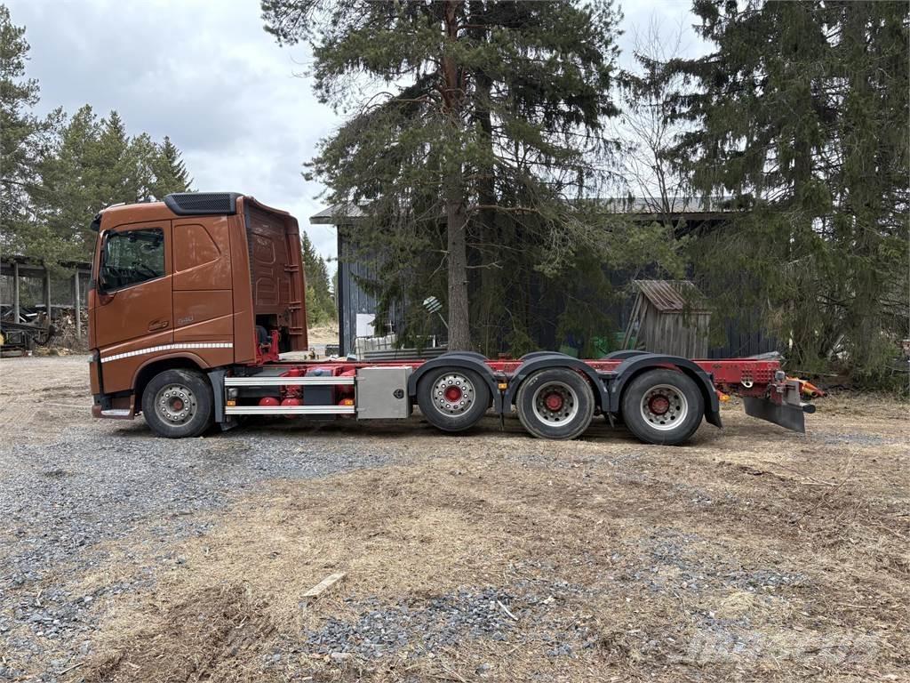 Volvo FH 540 8*4 Chassis met cabine