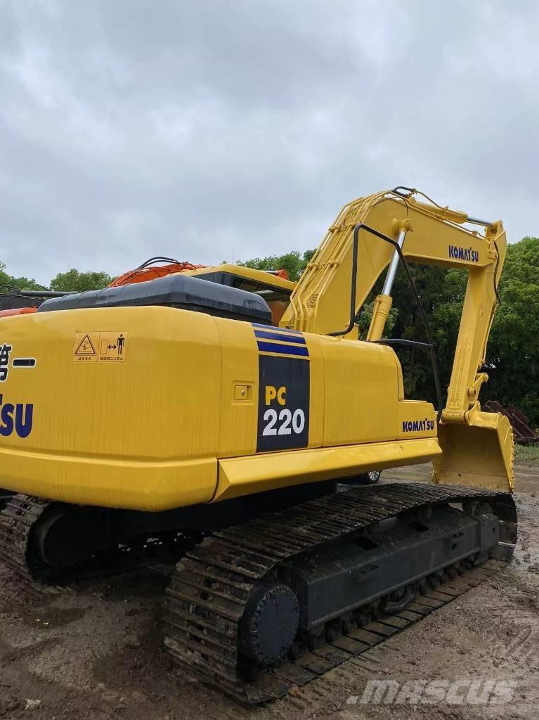 Komatsu 220 Rupsgraafmachines