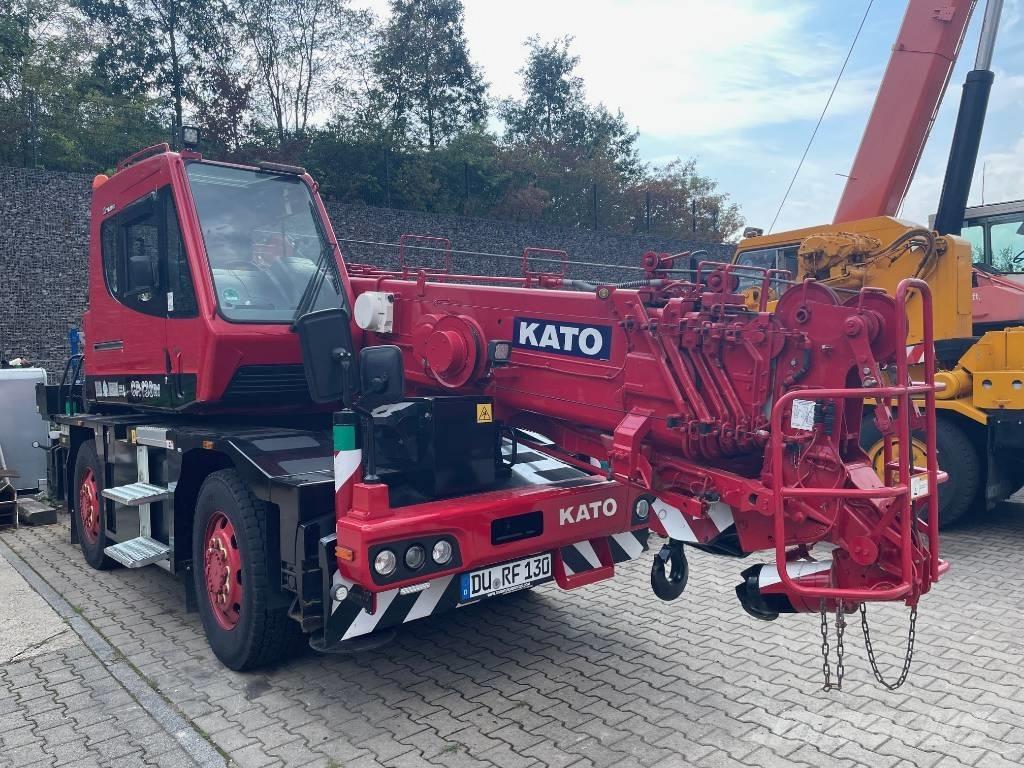 Kato CR-130Rf Ruw terrein kranen