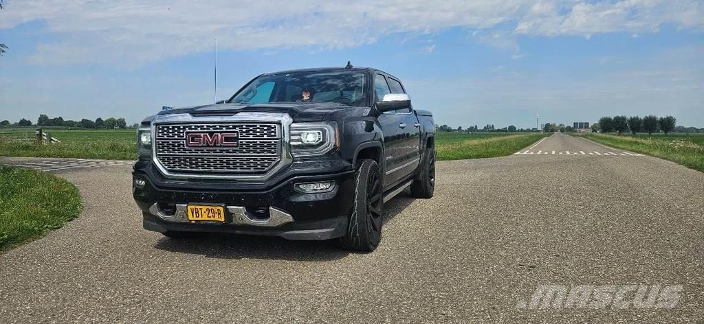 GMC Denali Sierra Auto's