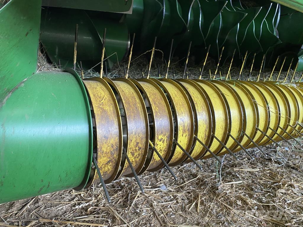 John Deere 623 Ronde-balenpersen