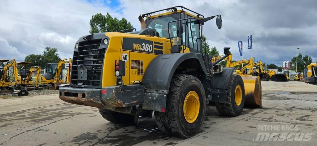 Komatsu WA380-8 Wielladers