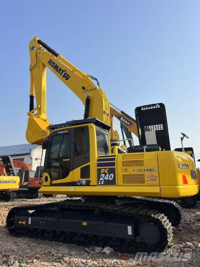 Komatsu 240 LC-8 Rupsgraafmachines