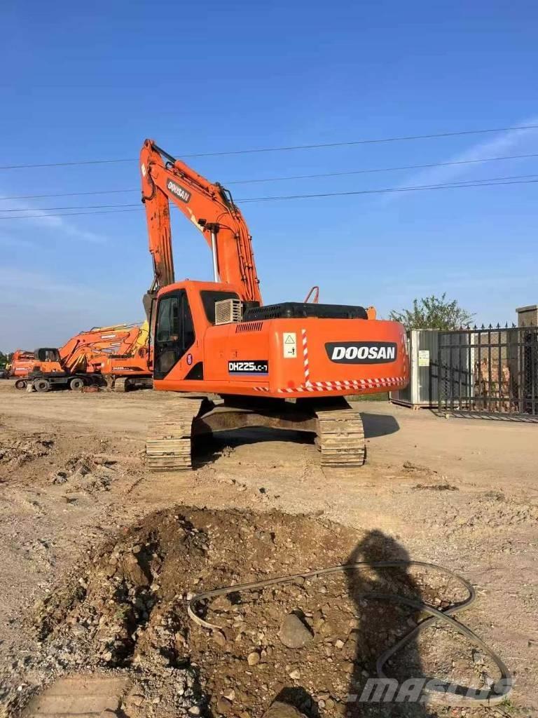 Doosan DH 225 LC-9 Rupsgraafmachines