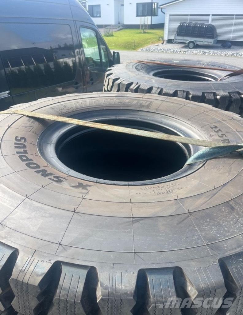 Michelin 23,5-25 Overige gebruikte aanbouwapparatuur en componenten