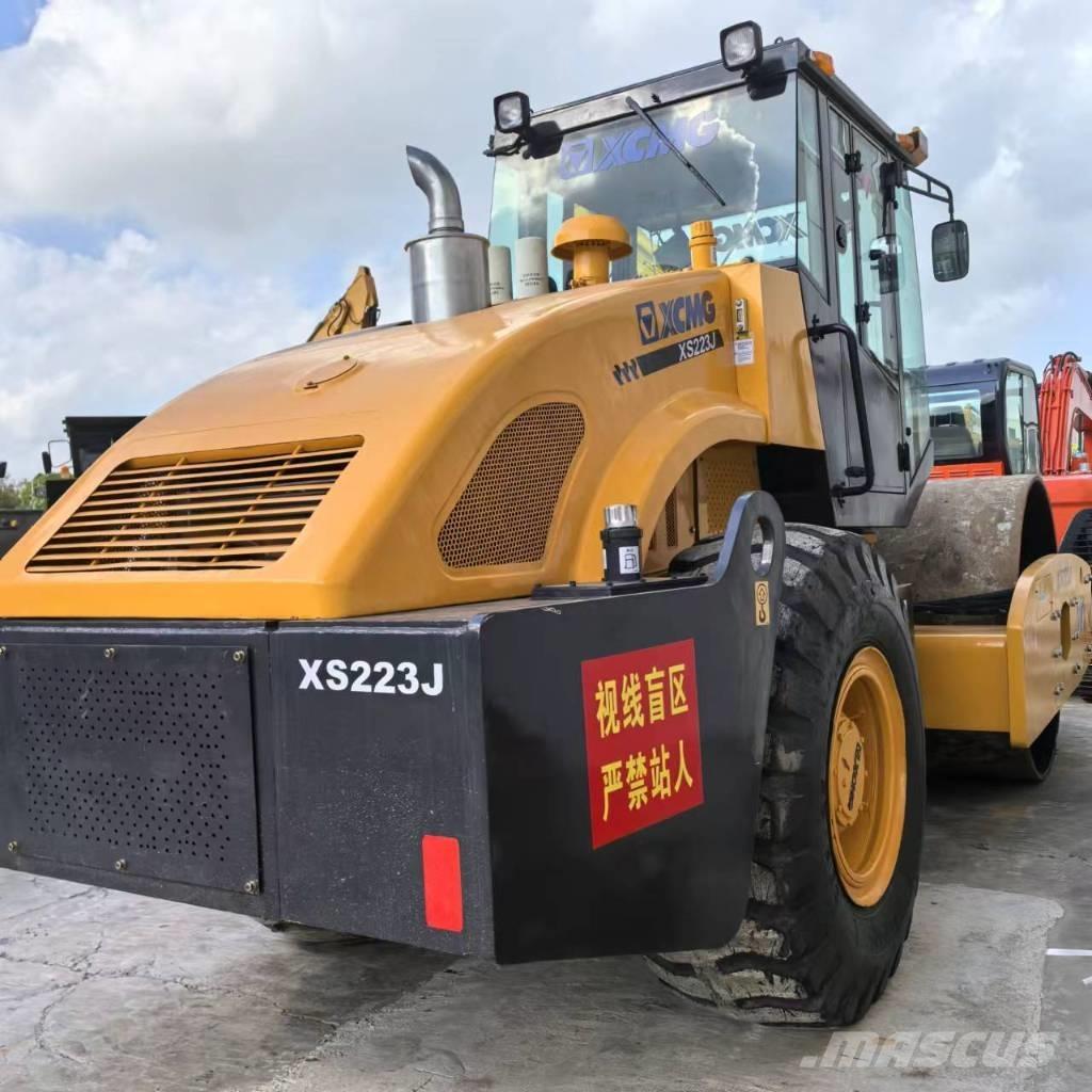 XCMG XS 223 J Trilrolwalsen