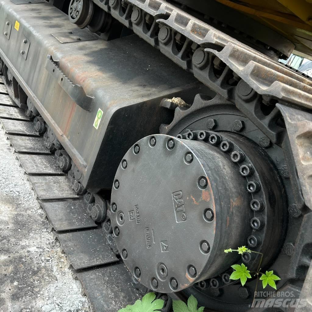 CAT 330D2 Rupsgraafmachines