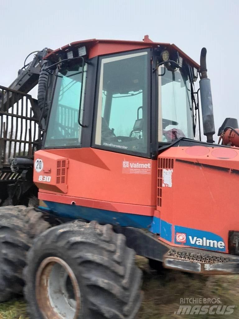 Valmet 830 Uitrijwagens