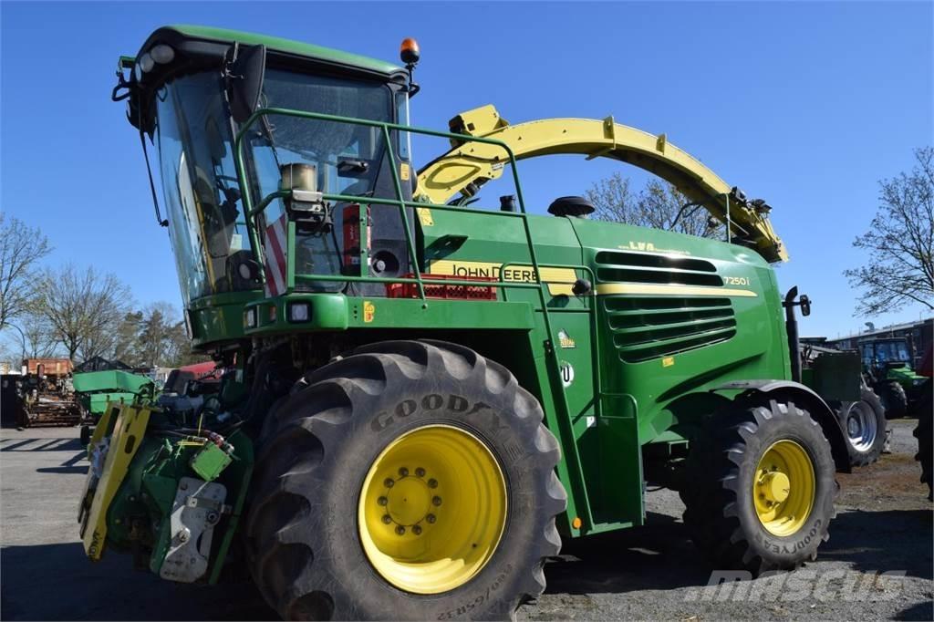 John Deere 7250 i Zelfrijdende veldhakselaars