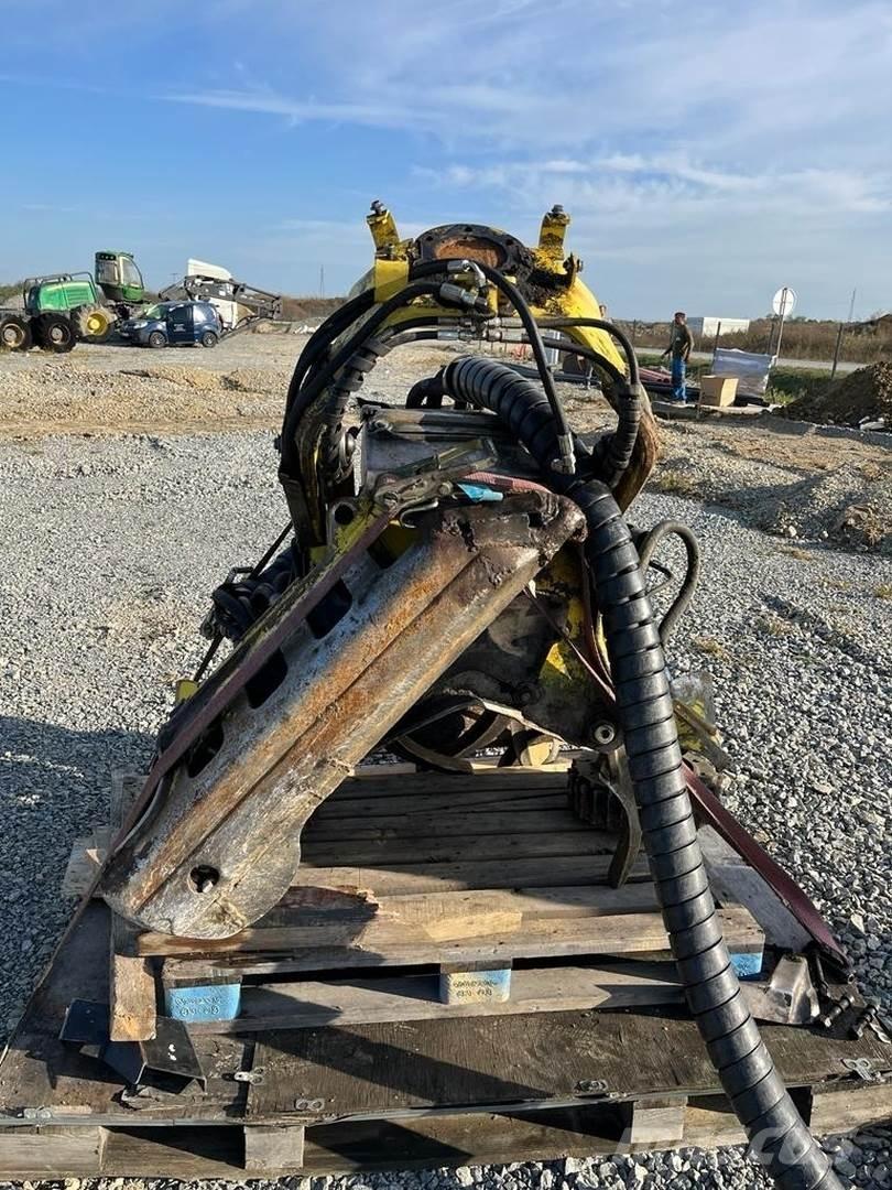John Deere H414 Boomvelkoppen