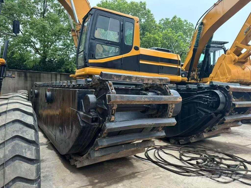CAT 320 B Amfibische graafmachines