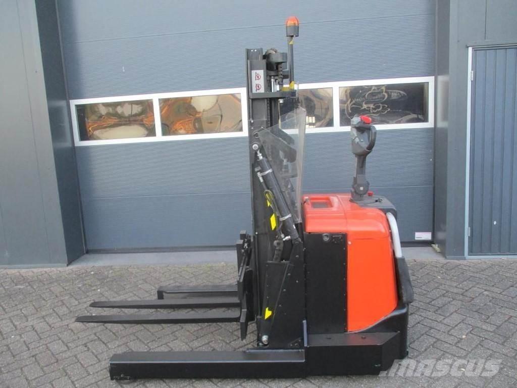 BT SPE120 XRD Pallettruck met meerij platform