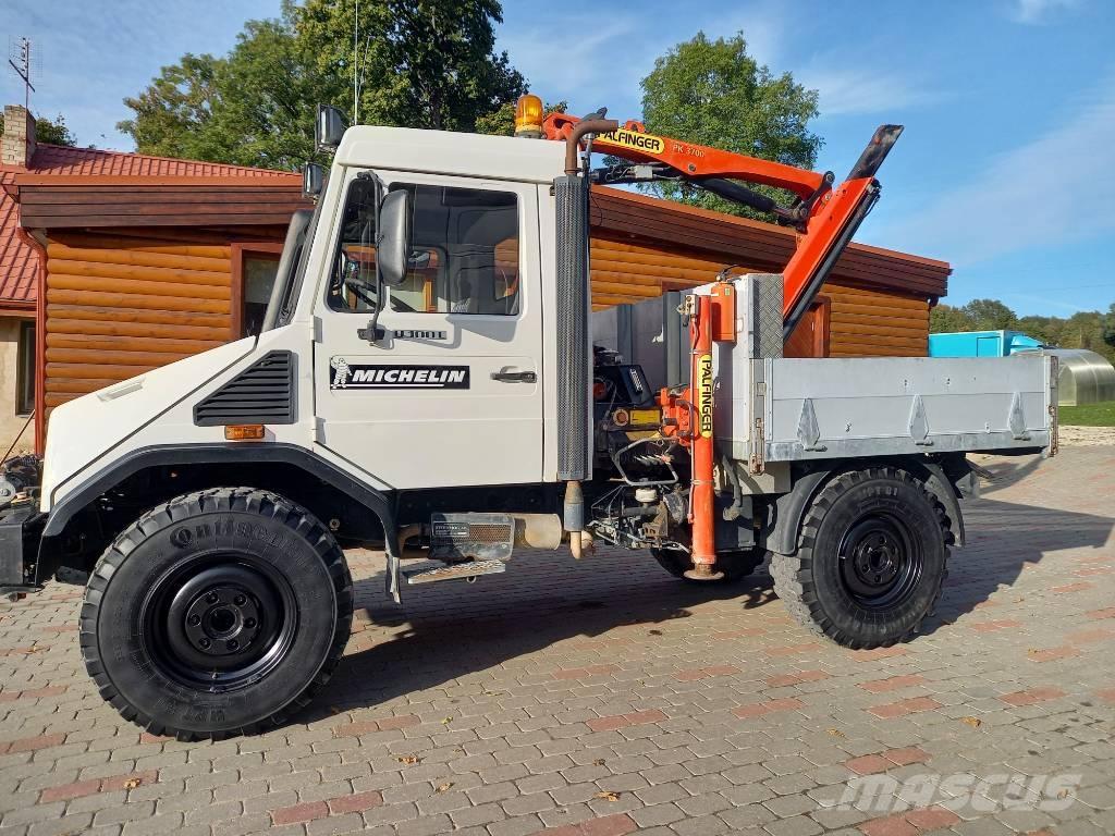 Unimog UNIMOG 4X4 Vlakke laadvloer met kraan
