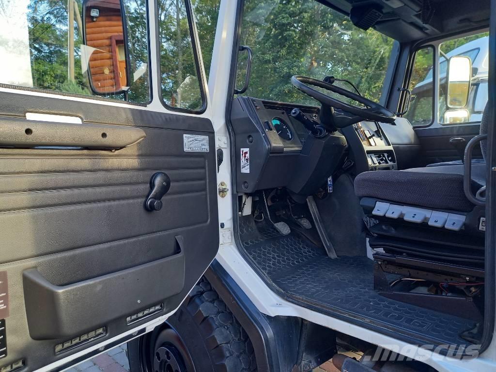 Unimog UNIMOG 4X4 Vlakke laadvloer met kraan