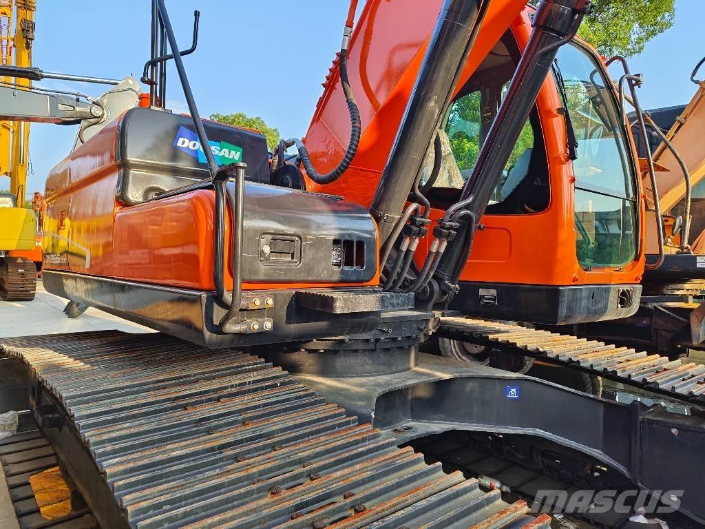 Doosan DX 225 LC Rupsgraafmachines